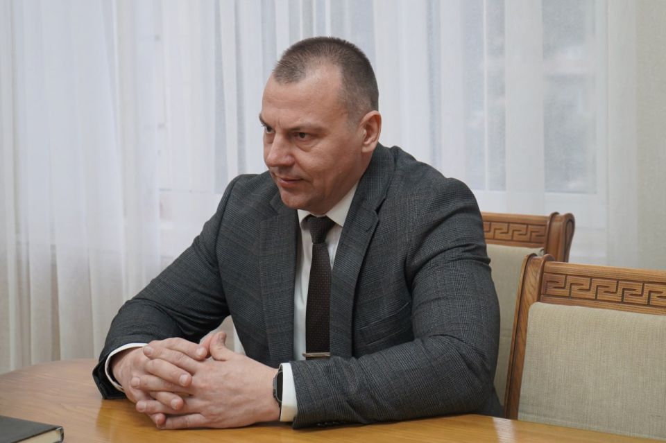 Встретился с представителями региона-шефа Встретился с представителями региона-шефа