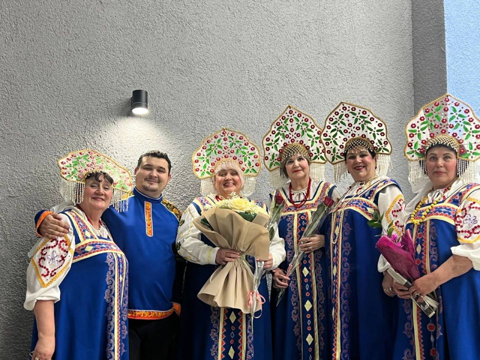 В Суходольском ДК имени Олега Кошевого состоялась премьера спектакля «Баба Шанель» — яркой комедии Николая Коляды, приуроченной ко Дню театра В Суходольском ДК имени Олега Кошевого состоялась премьера спектакля «Баба Шанель» — яркой комедии Николая Коляды, приуроченной ко Дню театра