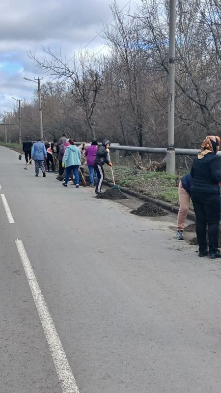 В рамках весеннего благоустройства города активное участие в общегородском субботнике приняли учреждения культуры и спорта В рамках весеннего благоустройства города активное участие в общегородском субботнике приняли учреждения культуры и спорта