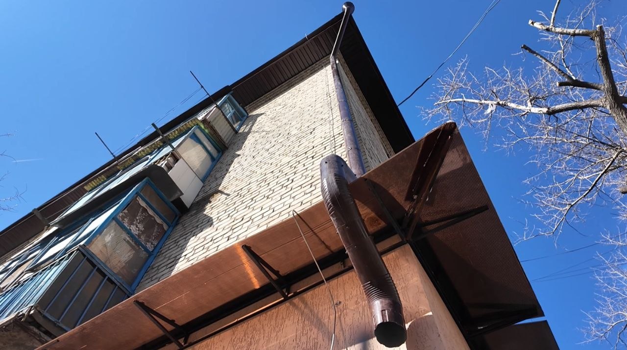 Продолжаются работы по капитальному ремонту кровель, которые выполняет строительная компания «СТИЛЛ» шефа-региона Тюменской области Продолжаются работы по капитальному ремонту кровель, которые выполняет строительная компания «СТИЛЛ» шефа-региона Тюменской области