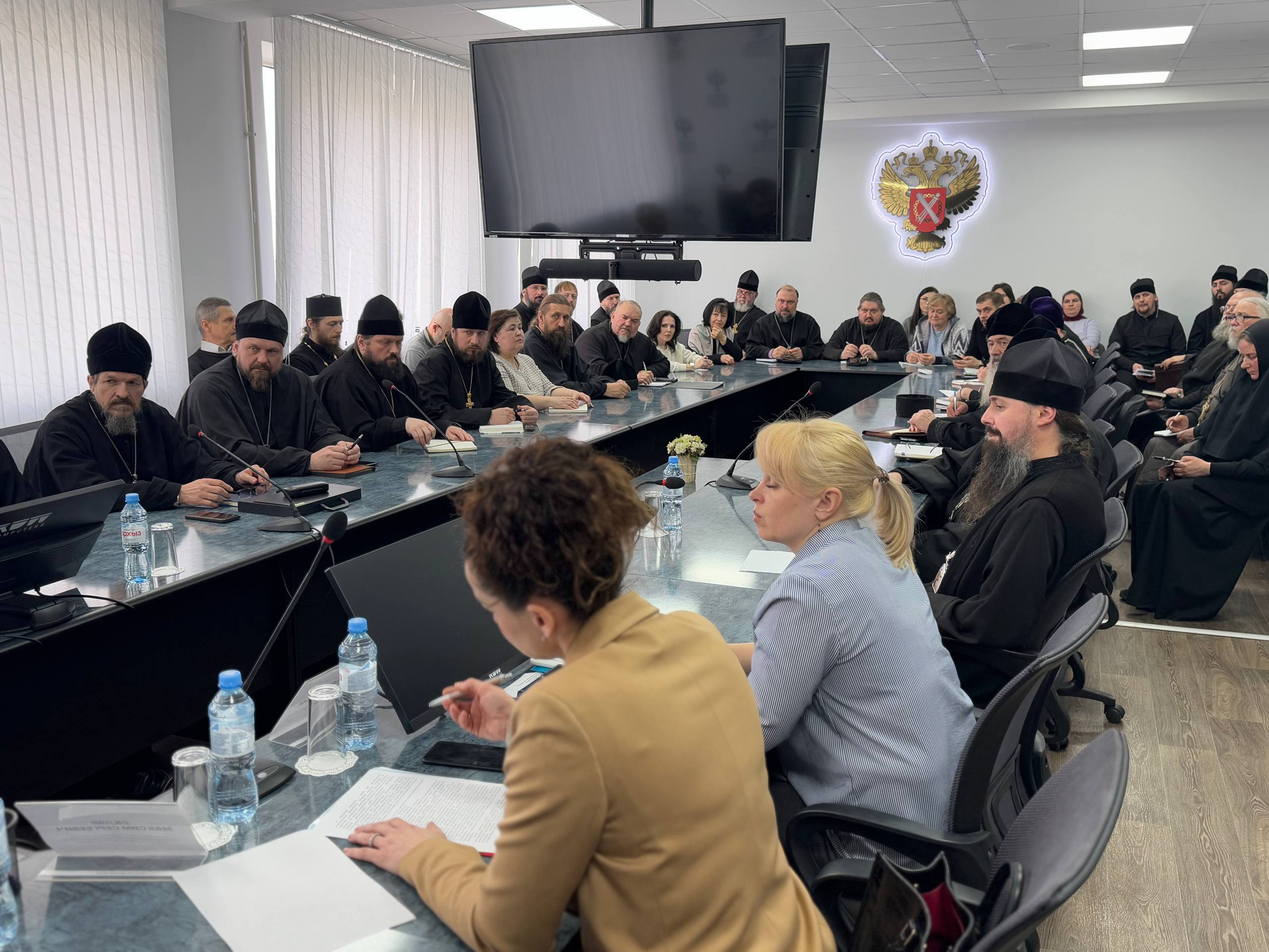 В Луганске обсудили вопросы оформления прав собственности на объекты религиозного назначения В Луганске обсудили вопросы оформления прав собственности на объекты религиозного назначения