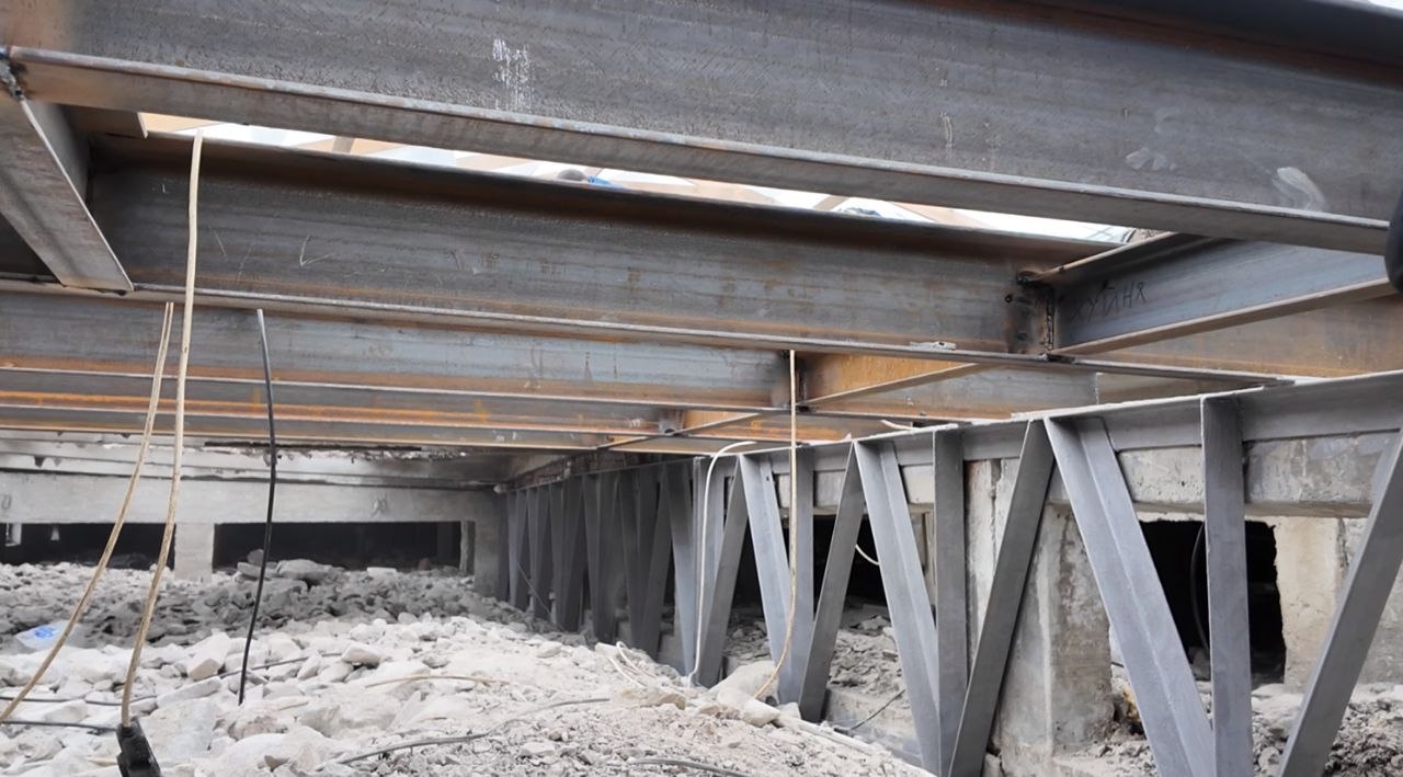 Продолжаются работы по капитальному ремонту кровель, которые выполняет строительная компания «СТИЛЛ» шефа-региона Тюменской области Продолжаются работы по капитальному ремонту кровель, которые выполняет строительная компания «СТИЛЛ» шефа-региона Тюменской области