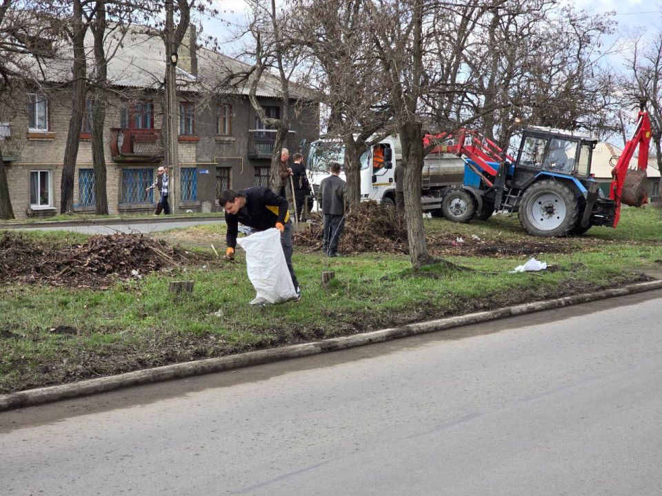 Сергей Соловьев: Сегодня наш город объединило общее дело — общегородской субботник Сергей Соловьев: Сегодня наш город объединило общее дело — общегородской субботник