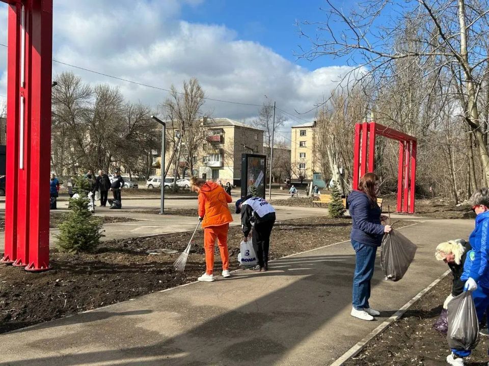 Сергей Соловьев: Сегодня наш город объединило общее дело — общегородской субботник Сергей Соловьев: Сегодня наш город объединило общее дело — общегородской субботник