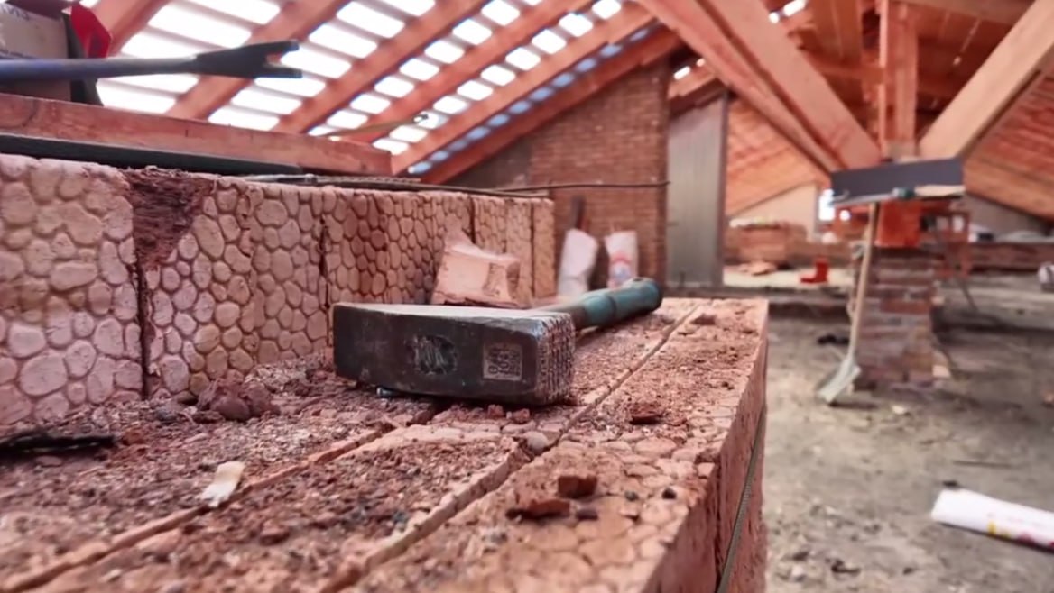 Продолжаются работы по капитальному ремонту кровель, которые выполняет строительная компания «СТИЛЛ» шефа-региона Тюменской области Продолжаются работы по капитальному ремонту кровель, которые выполняет строительная компания «СТИЛЛ» шефа-региона Тюменской области