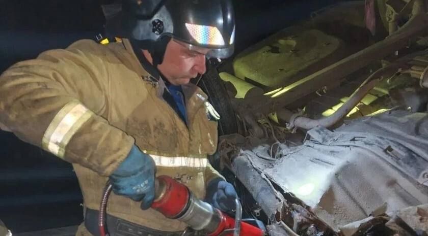 Четыре человека погибли в результате ДТП в Антрацитовском округе. Об этом сообщила пресс-служба ГУ МЧС России по ЛНР Четыре человека погибли в результате ДТП в Антрацитовском округе. Об этом сообщила пресс-служба ГУ МЧС России по ЛНР