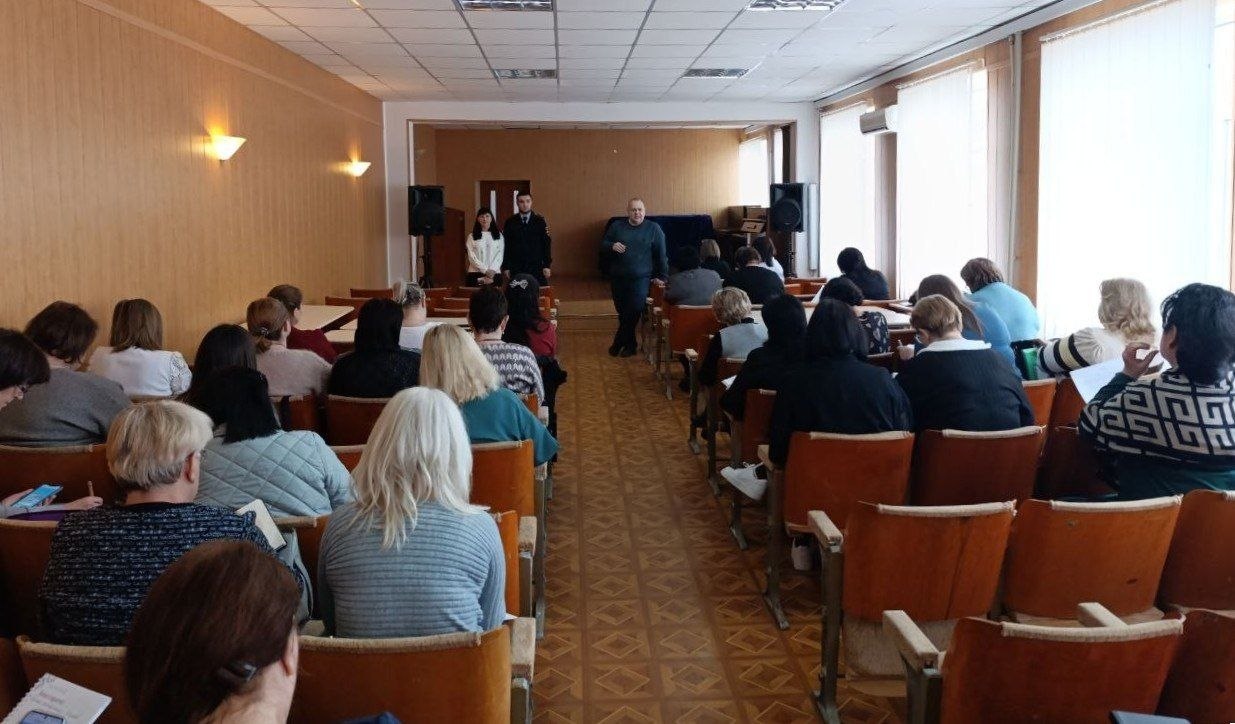 111Правоохранители республики напомнили родителям школьников и учителям о ключевых правилах безопасности детей и цифровой гигиены 111Правоохранители республики напомнили родителям школьников и учителям о ключевых правилах безопасности детей и цифровой гигиены