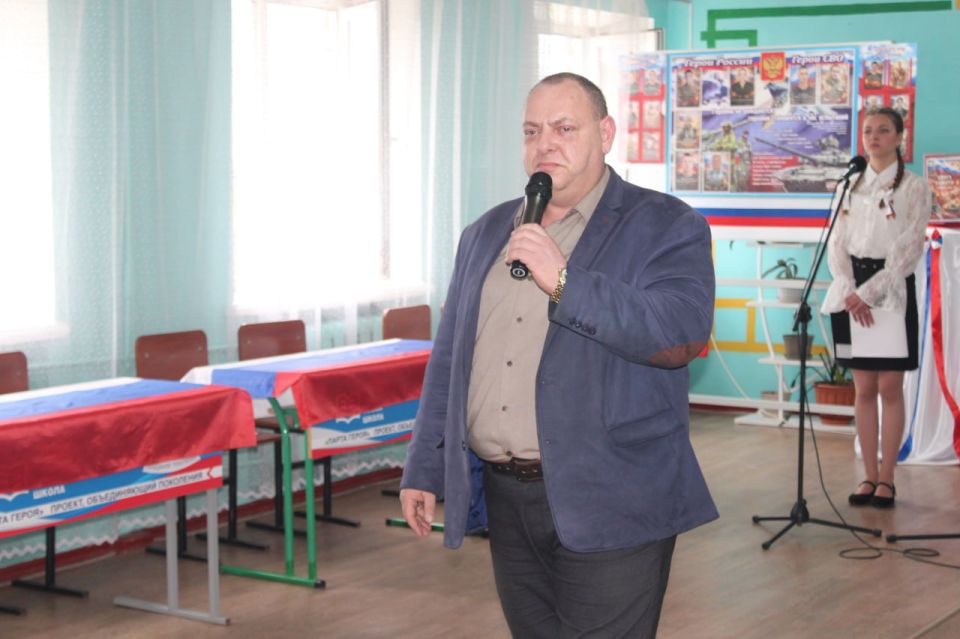 Парты Героя в Родаковской школе Парты Героя в Родаковской школе