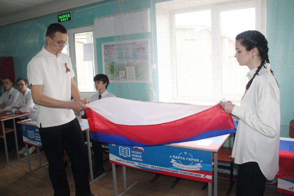 Парта Героя в Родаковской школе Парта Героя в Родаковской школе
