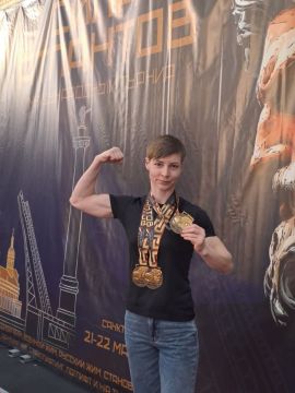 Спортсменка из Старобельска установила новый мировой рекорд на соревнованиях по пауэрлифтингу в Санкт-Петербурге