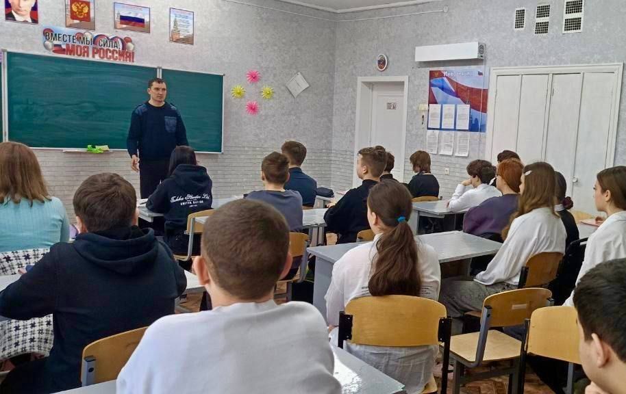11 В Перевальске фильм о мужестве, смелости и самопожертвовании полицейских показали действующим сотрудникам Отдела МВД и будущим – учащимся полицейского класса 11 В Перевальске фильм о мужестве, смелости и самопожертвовании полицейских показали действующим сотрудникам Отдела МВД и будущим – учащимся полицейского класса