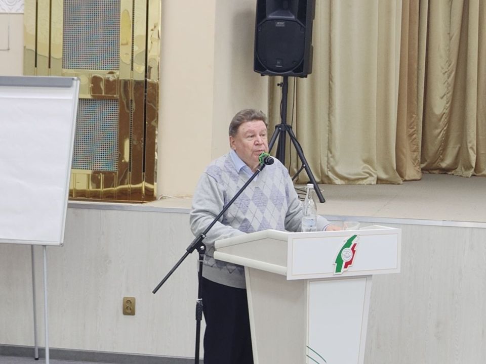 Константин Бутримов: Казань. День второй: от теории поколений до ораторского мастерства Константин Бутримов: Казань. День второй: от теории поколений до ораторского мастерства