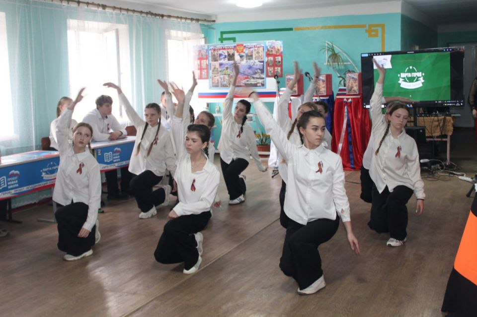 Парты Героя в Родаковской школе Парты Героя в Родаковской школе