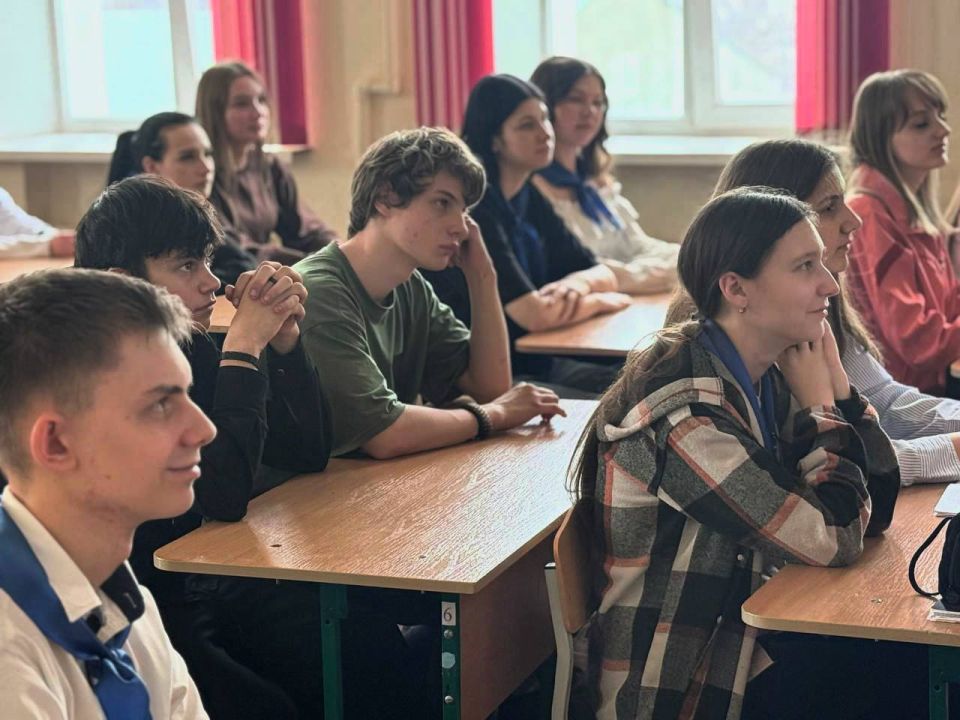 Школьники города Луганск приняли участие в интерактивной лекции о здоровом образе жизни Школьники города Луганск приняли участие в интерактивной лекции о здоровом образе жизни