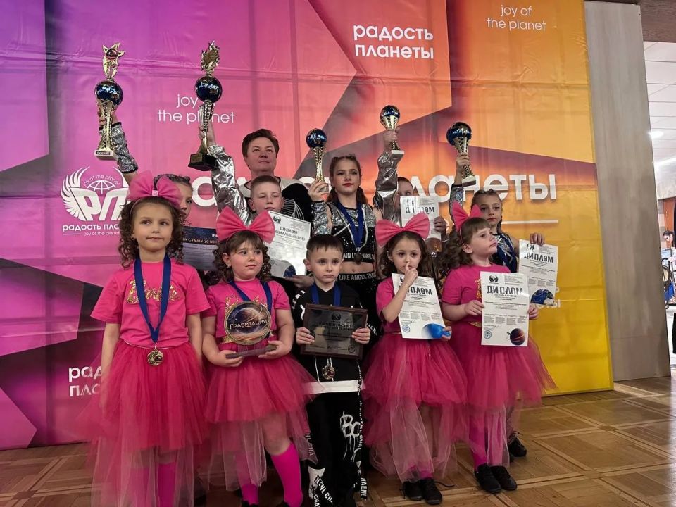 Триумф стахановских танцоров в Москве! Триумф стахановских танцоров в Москве!