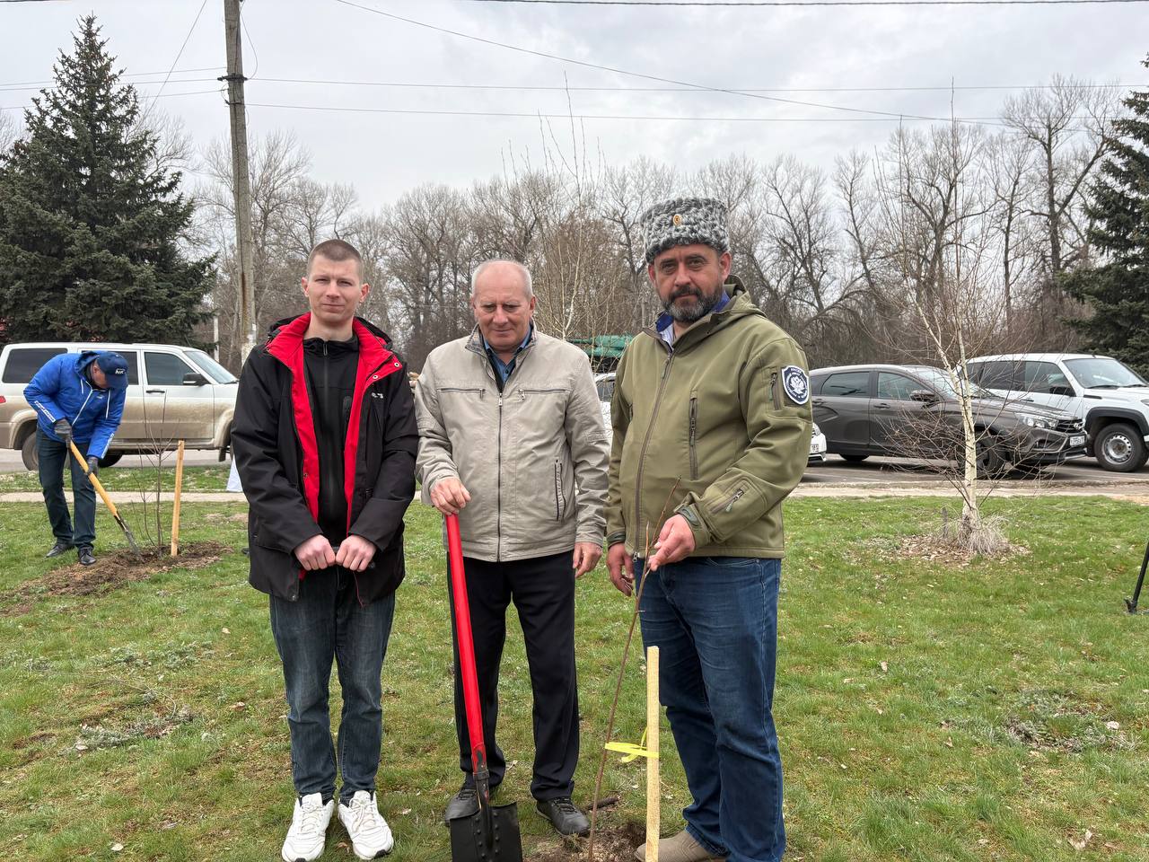 Альберт Зинченко: 30 марта в Станично-Луганском МО прошла патриотическая акция «Сад памяти»