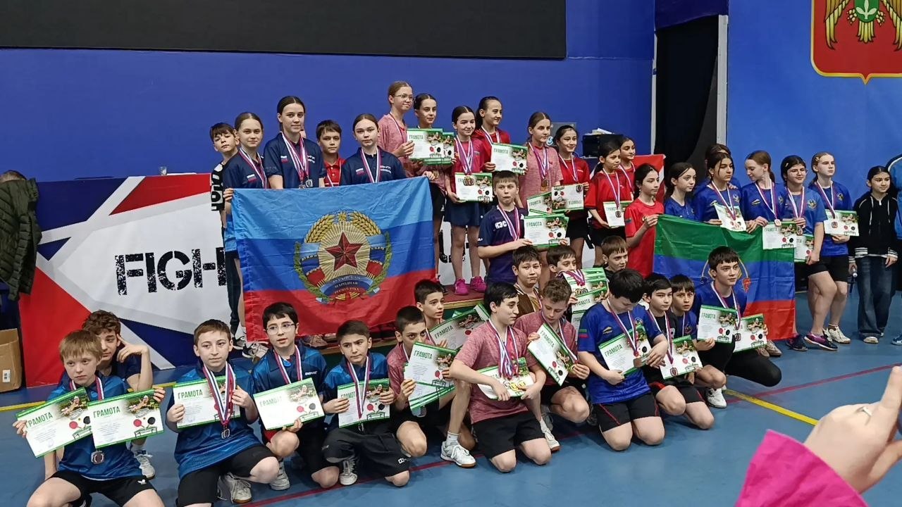 Алчевские спортсмены приняли участие в первенстве по настольному теннису Алчевские спортсмены приняли участие в первенстве по настольному теннису