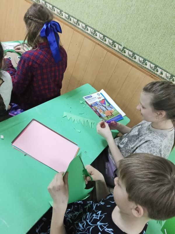 Весна — время пробуждения природы, когда каждый уголок Земли наполняется жизнью и красотой Весна — время пробуждения природы, когда каждый уголок Земли наполняется жизнью и красотой