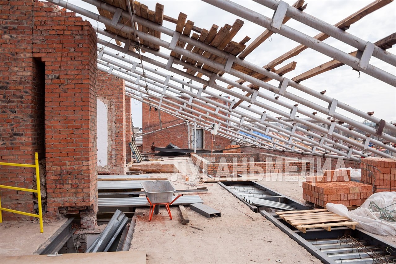 Луганские единороссы провели инспекцию хода восстановительных работ в городской многопрофильной больнице №2 Луганские единороссы провели инспекцию хода восстановительных работ в городской многопрофильной больнице №2