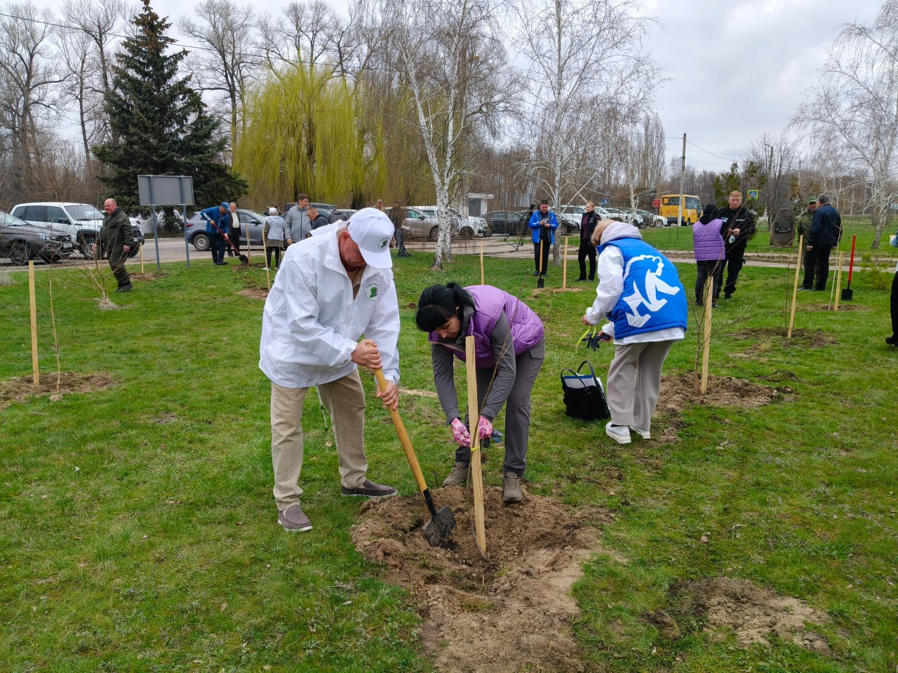 В Луганской Народной Республике дан старт Международной акции «Сад памяти» В Луганской Народной Республике дан старт Международной акции «Сад памяти»