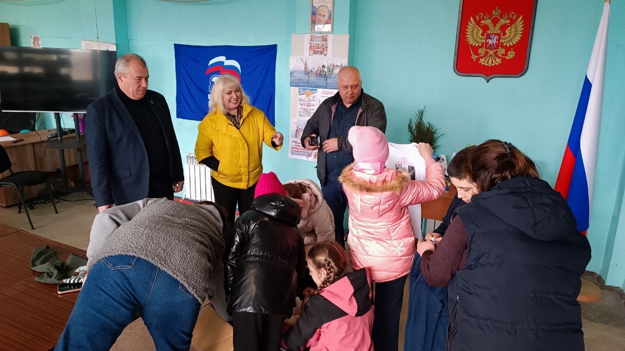 От наших друзей из Российского государственного социального университета пришёл очередной гуманитарный конвой в прифронтовой Кременской район От наших друзей из Российского государственного социального университета пришёл очередной гуманитарный конвой в прифронтовой Кременской район