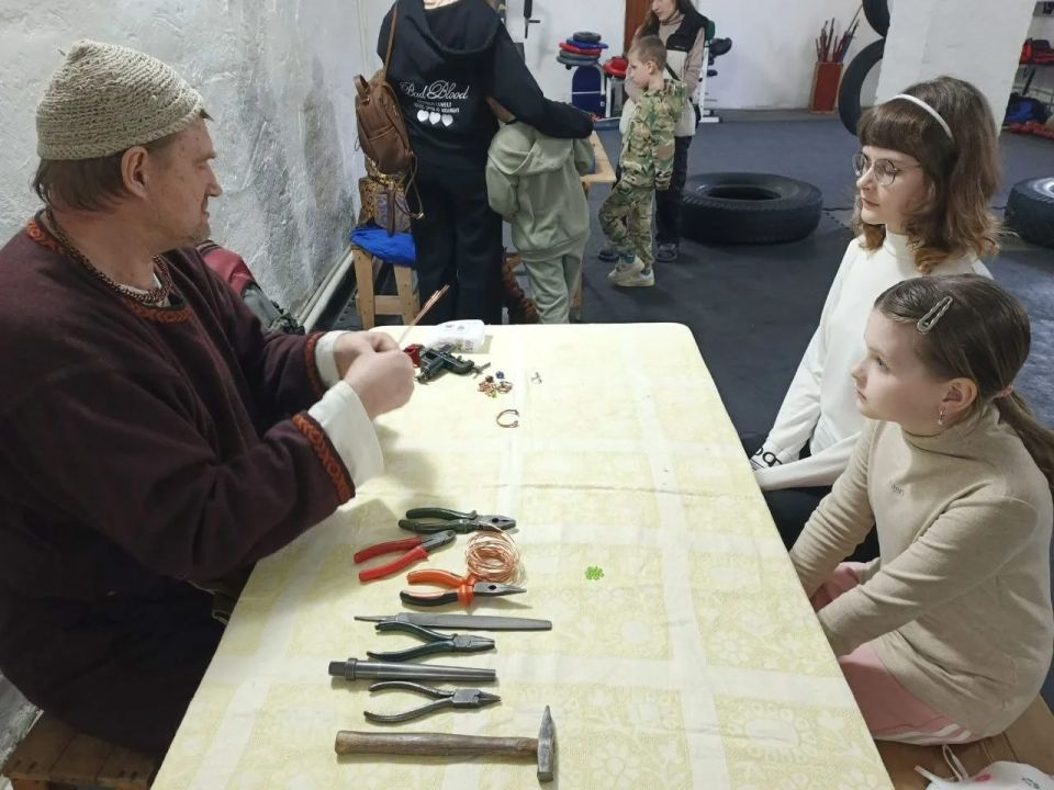 Дети совершили путешествие в прошлое средневековых ремесел Дети совершили путешествие в прошлое средневековых ремесел