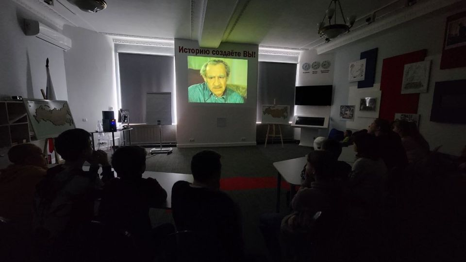 В Лутугинском ДК имени Т. Г. Шевченко состоялась программа о творчестве Говорухина В Лутугинском ДК имени Т. Г. Шевченко состоялась программа о творчестве Говорухина