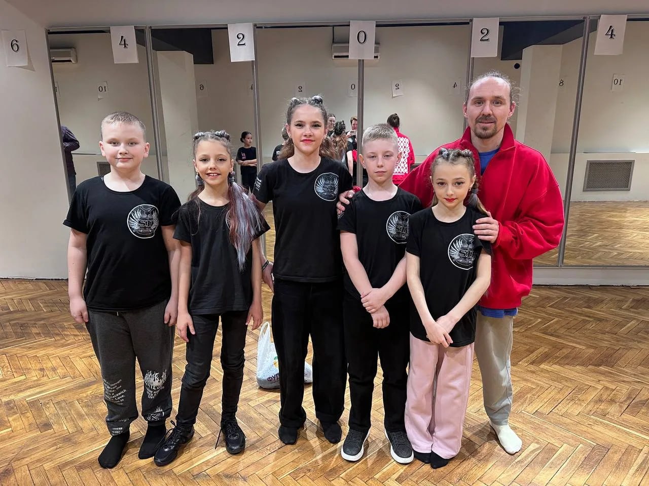 Триумф стахановских танцоров в Москве! Триумф стахановских танцоров в Москве!