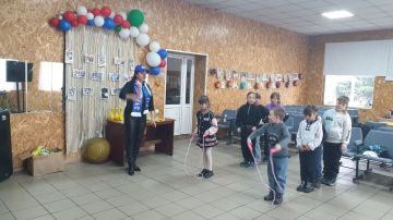 Для юных жителей сёл Кременского муниципального округа в Голубовком сельском клубе прошел игровой спортивный час, «Мир подвижных игр»