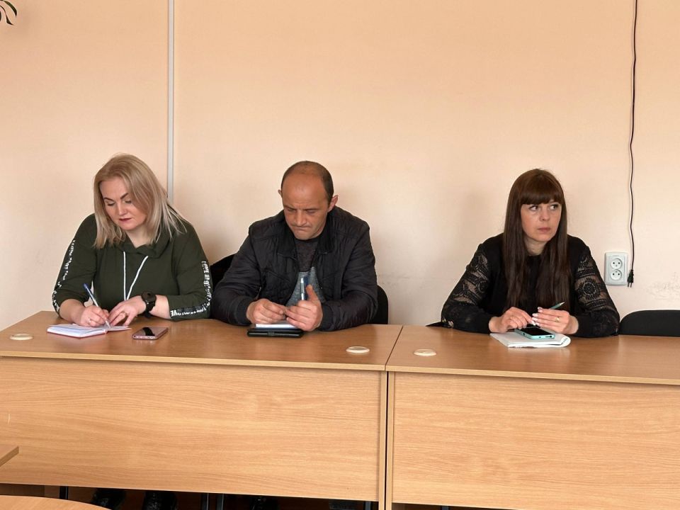 Сегодня временно исполняющий полномочия Главы городского округа город Ровеньки Дмитрий Игошин провёл личный приём жителей Сегодня временно исполняющий полномочия Главы городского округа город Ровеньки Дмитрий Игошин провёл личный приём жителей