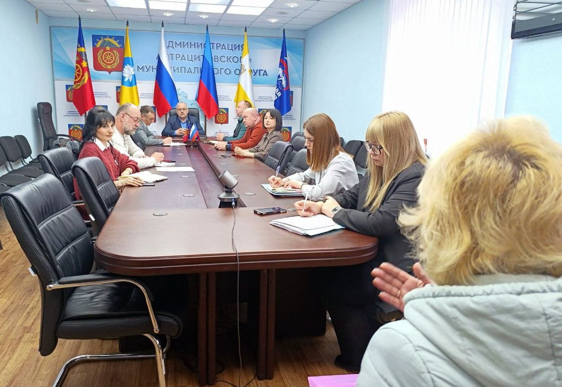 Сергей Саенко: Совместно с представителями коммунальных служб, муниципальных предприятий и руководителями учреждений округа провел еженедельный прием граждан