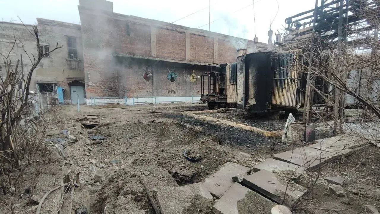 Атака ВСУ на ЛНР: поврежден Алчевский меткомбинат, в городах отключения света