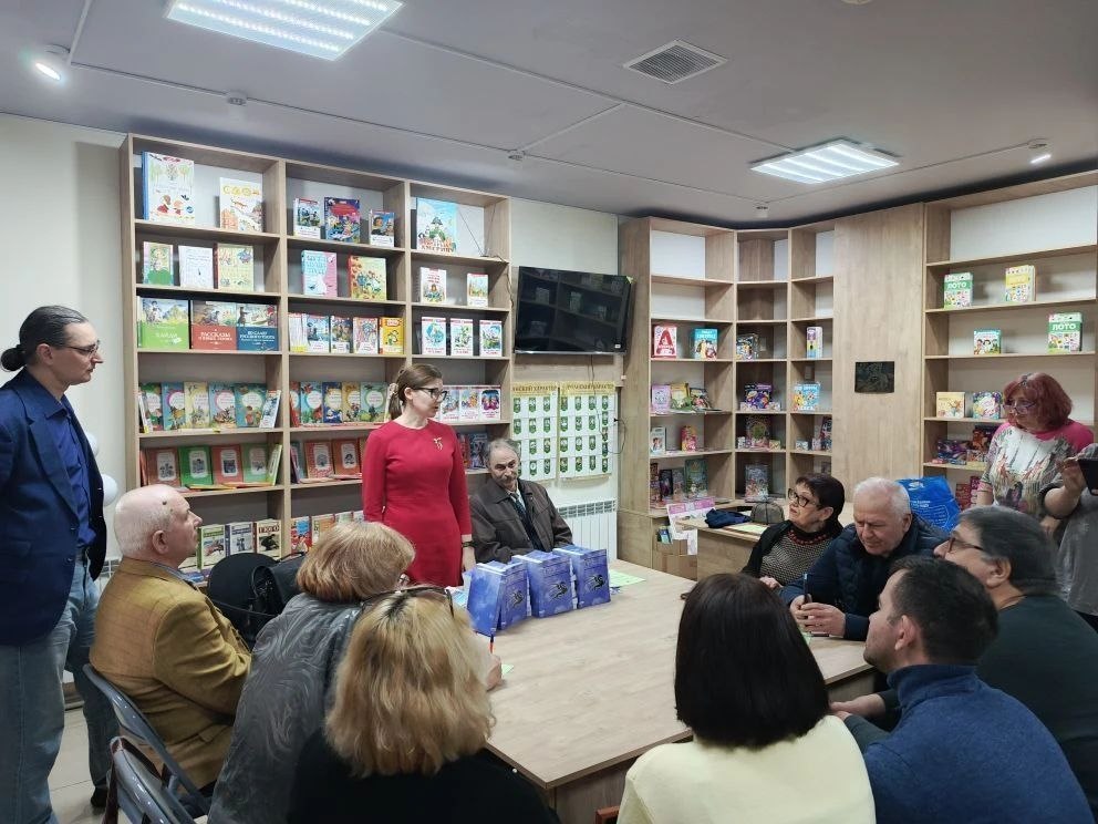 СВО, культурное наследие и память Донбасса на страницах альманаха «Крылья»: в Луганске представили новый номер литературного альманаха СВО, культурное наследие и память Донбасса на страницах альманаха «Крылья»: в Луганске представили новый номер литературного альманаха