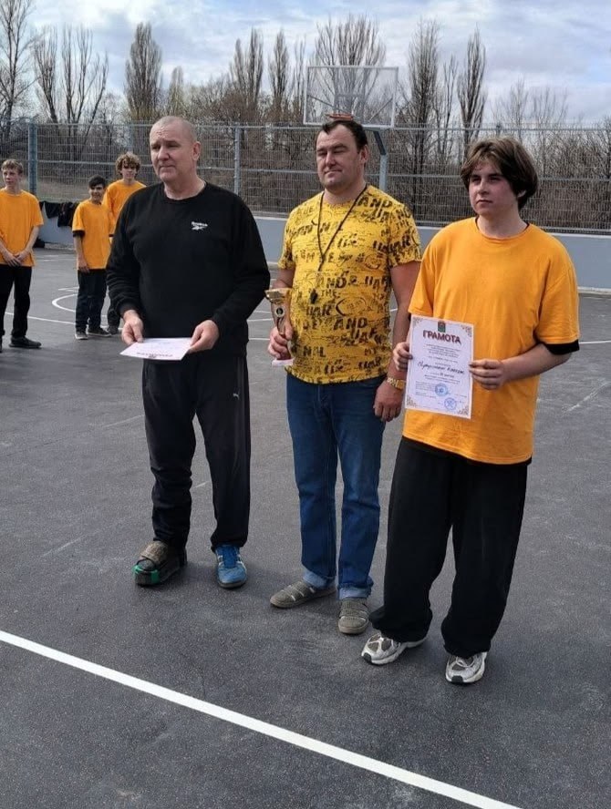 В городе Лутугино прошло физкультурное мероприятие по баскетболу В городе Лутугино прошло физкультурное мероприятие по баскетболу