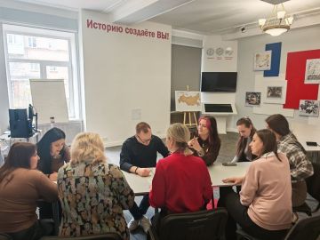 В Лутугинском районном доме культуры прошел мозговой штурм: как превратить площадь в центр притяжения