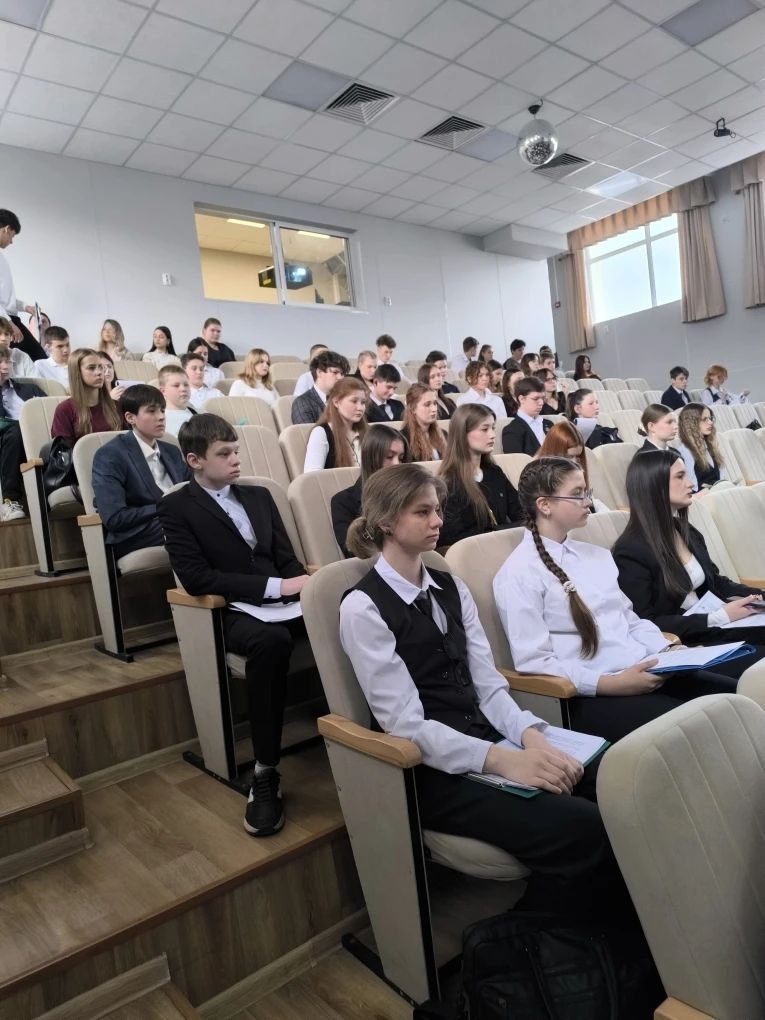 Школьники Стаханова — в числе лучших юных исследователей Республики Школьники Стаханова — в числе лучших юных исследователей Республики