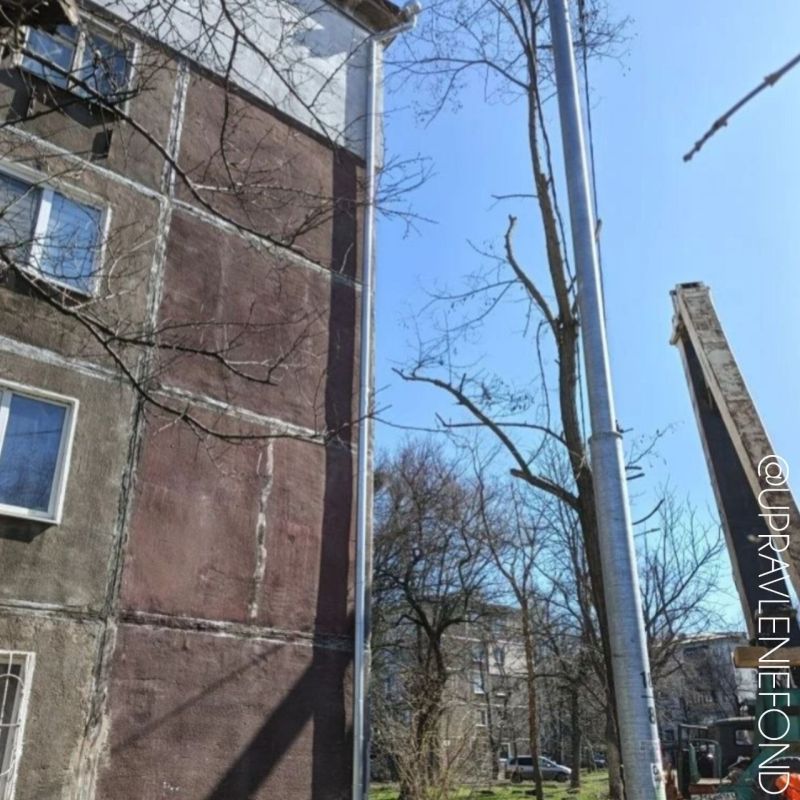 Луганский филиал выполнил текущий ремонт крыши в доме № 43 на квартале Шевченко Луганский филиал выполнил текущий ремонт крыши в доме № 43 на квартале Шевченко
