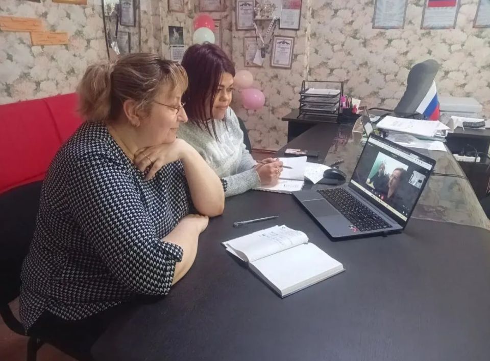 Перевальские педагоги получили методическую поддержку от оренбургских коллег Перевальские педагоги получили методическую поддержку от оренбургских коллег