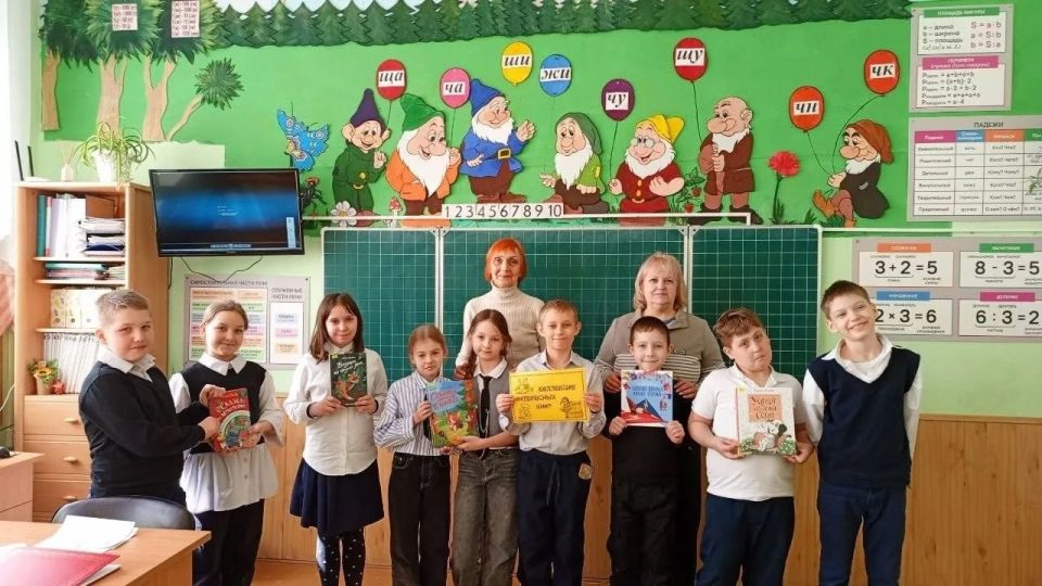 Детвора окунулась в сказочный мир Детвора окунулась в сказочный мир