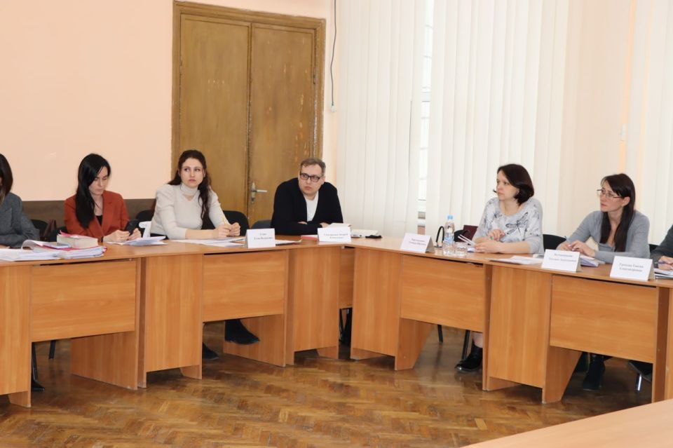 В Лутугинском муниципальном округе состоялось очередное заседание Районной комиссии по делам несовершеннолетних и защите их прав В Лутугинском муниципальном округе состоялось очередное заседание Районной комиссии по делам несовершеннолетних и защите их прав