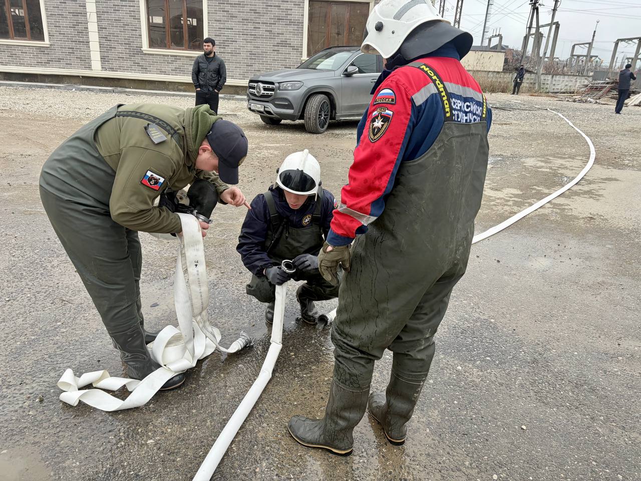 Добровольцы ВСКС из ЛНР участвуют в ликвидации последствий ЧС в Дагестане Добровольцы ВСКС из ЛНР участвуют в ликвидации последствий ЧС в Дагестане