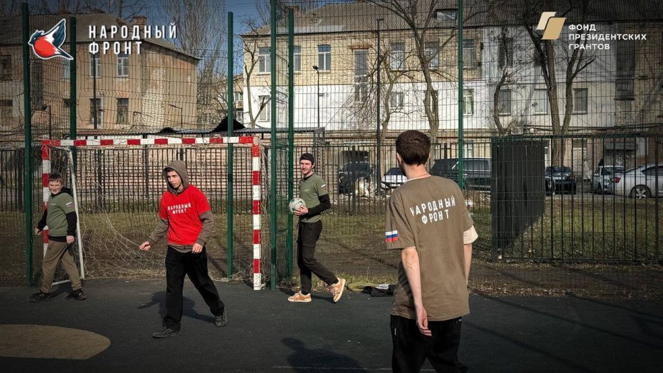 Молодёжка НФ ЛНР провела тренировку по футболу на свежем воздухе! Молодёжка НФ ЛНР провела тренировку по футболу на свежем воздухе!