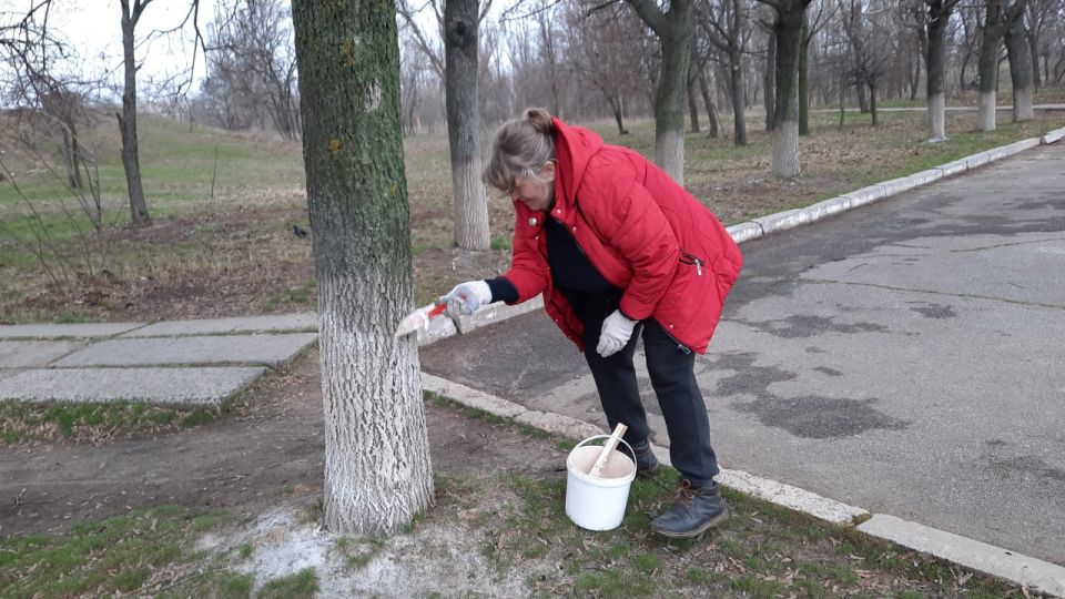 Чистый город. Работники городского Дворца культуры приняли участие в городском субботнике Чистый город. Работники городского Дворца культуры приняли участие в городском субботнике