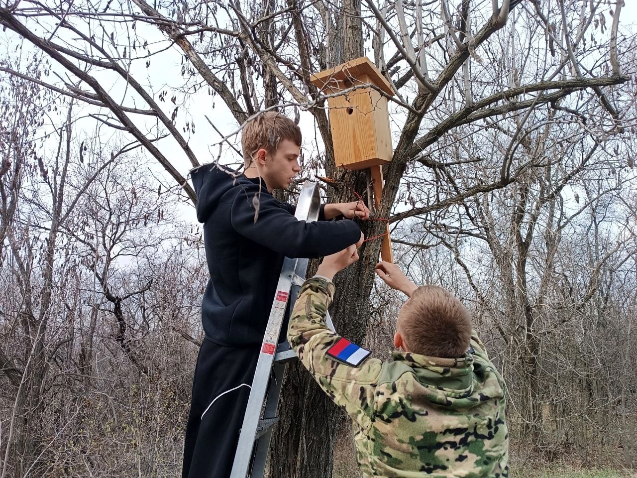 В преддверии Международного Дня птиц на территории лесного заказника «Луганский» состоялась природоохранная акция «Каждой птице нужен дом!» В преддверии Международного Дня птиц на территории лесного заказника «Луганский» состоялась природоохранная акция «Каждой птице нужен дом!»