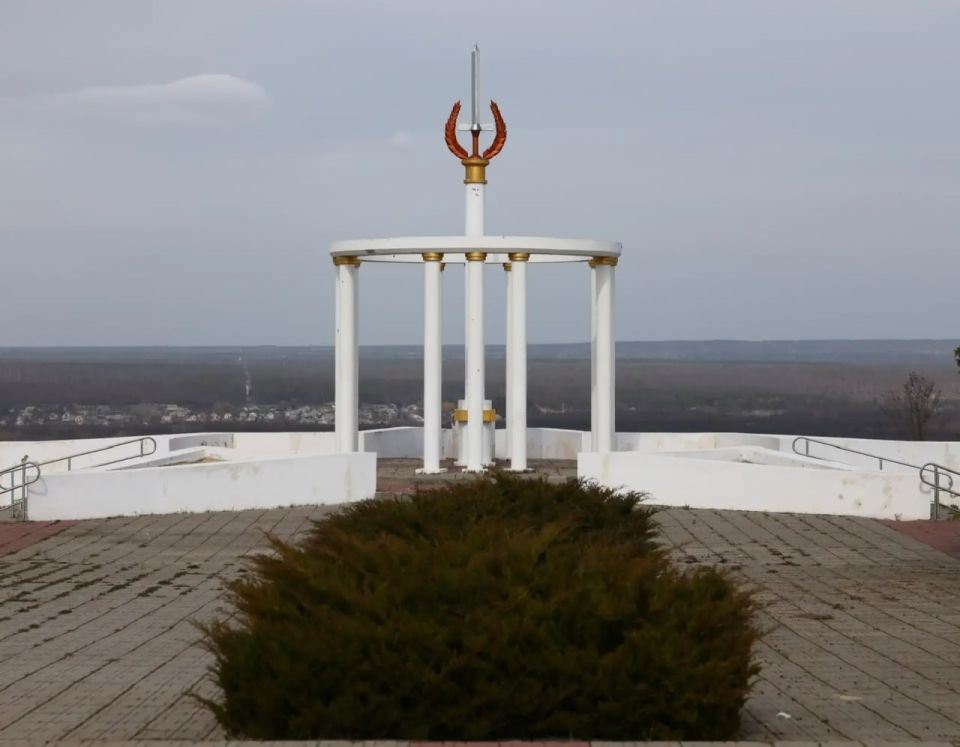 Заместитель Премьер-министра Республики Татарстан Ринат Садыков совместно с главой Лисичанска Эдуардом Сахненко посетили населённые пункты Лисичанского городского округа — Новодружеск и Приволье Заместитель Премьер-министра Республики Татарстан Ринат Садыков совместно с главой Лисичанска Эдуардом Сахненко посетили населённые пункты Лисичанского городского округа — Новодружеск и Приволье