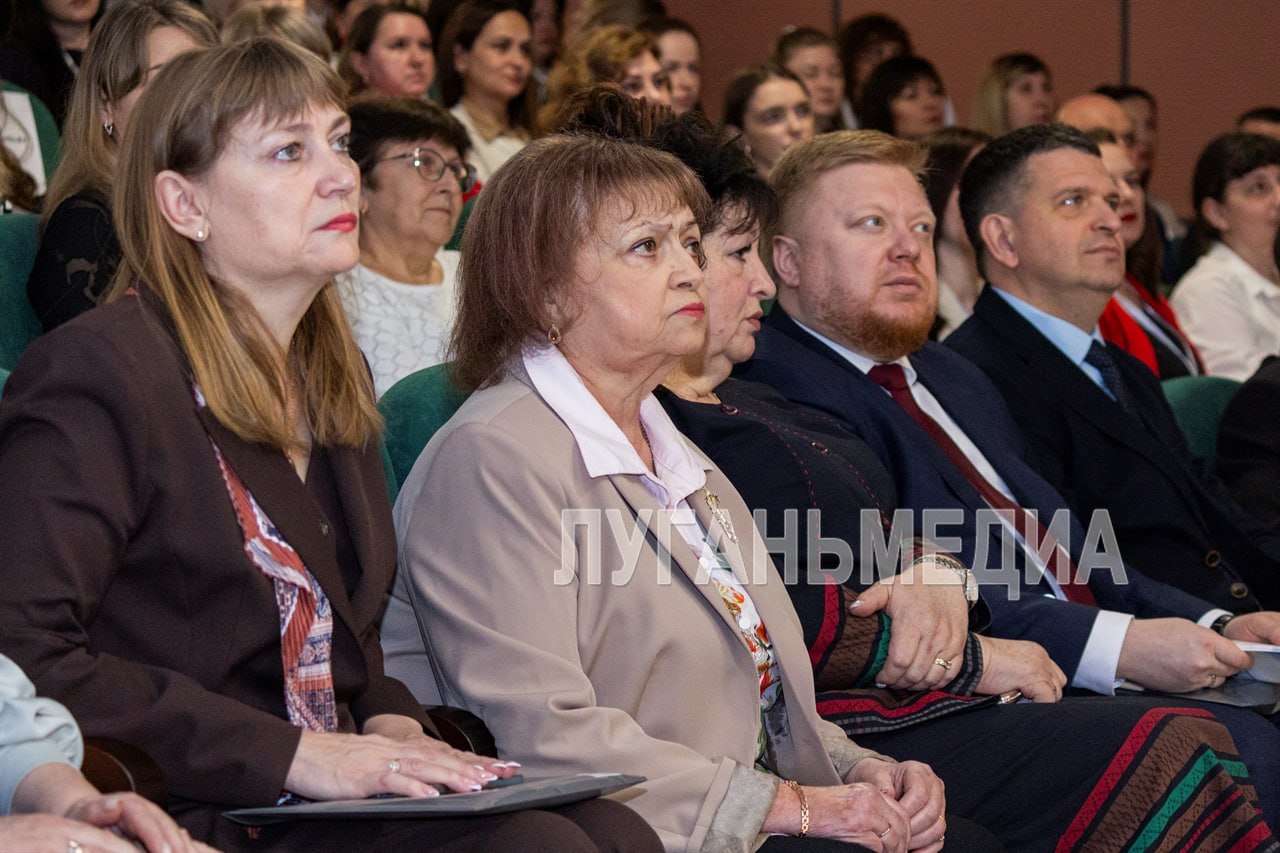 В ЛНР стартовали региональные этапы конкурсов профессионального мастерства педагогов В ЛНР стартовали региональные этапы конкурсов профессионального мастерства педагогов