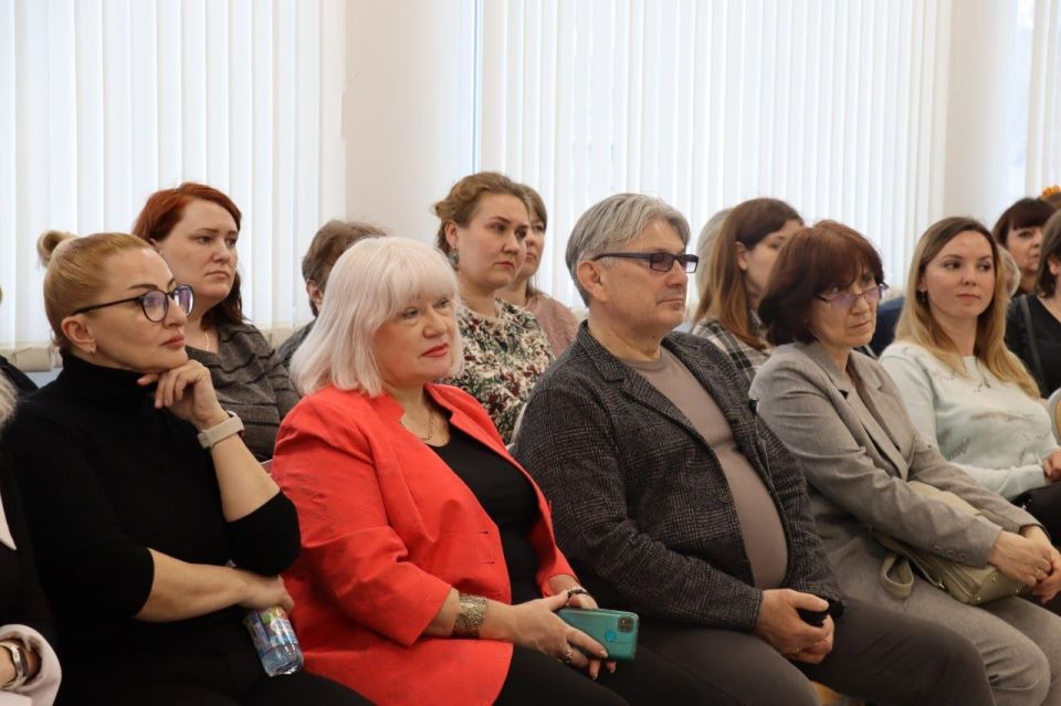 Яна Сылкина: Продолжаем серию встреч с жителями Северодонецка в рамках проекта "Единство в диалоге Яна Сылкина: Продолжаем серию встреч с жителями Северодонецка в рамках проекта "Единство в диалоге