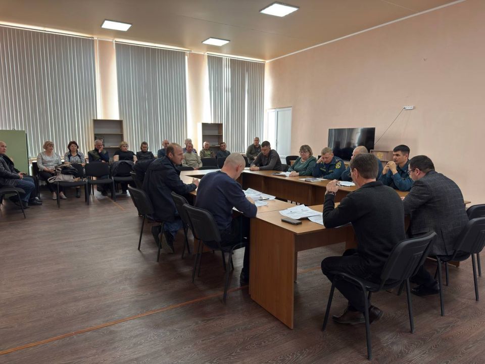 Заседание комиссии по ЧС и пожарной безопасности в Марковском округе Заседание комиссии по ЧС и пожарной безопасности в Марковском округе