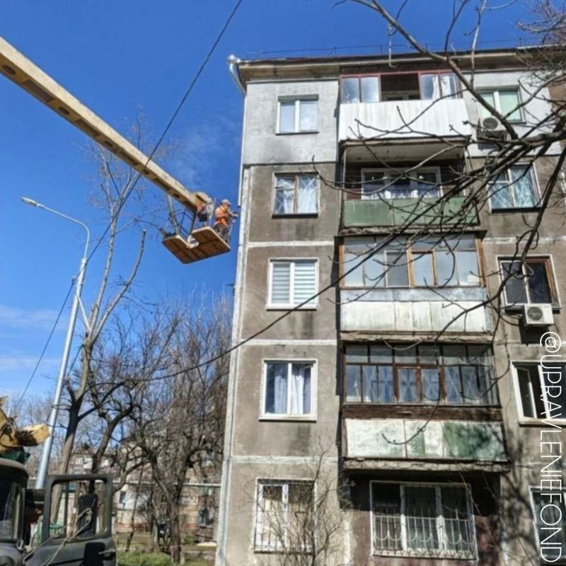 Луганский филиал выполнил текущий ремонт крыши в доме № 43 на квартале Шевченко Луганский филиал выполнил текущий ремонт крыши в доме № 43 на квартале Шевченко