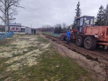 Весна в селах: дороги, бордюры и человеческая помощь